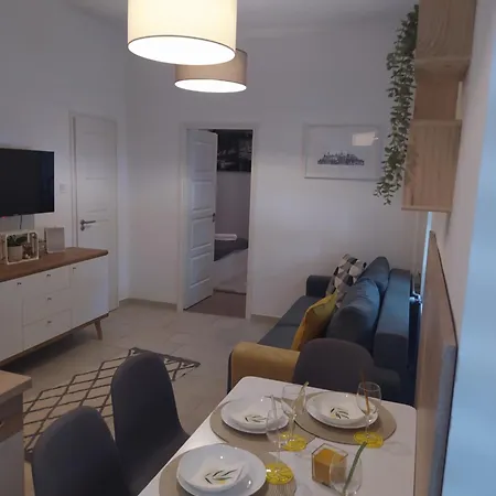 Lady Mabel'S Apartment Near To Arena, Puskas Stadion And City Park, With Guarded Parking Place Будапешт Екстер'єр фото