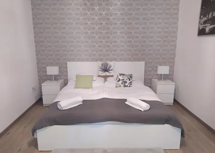 Lady Mabel\'S Apartment Near To Arena, Puskas Stadion And City Park, With Guarded Parking Place