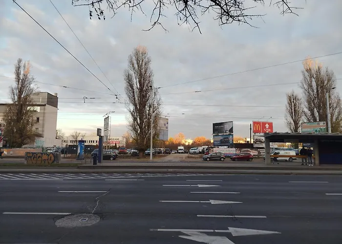 Lady Mabel\'S Apartment Near To Arena, Puskas Stadion And City Park, With Guarded Parking Place