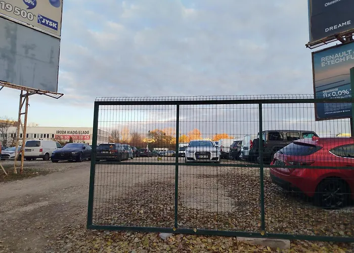 Lady Mabel\'S Apartment Near To Arena, Puskas Stadion And City Park, With Guarded Parking Place