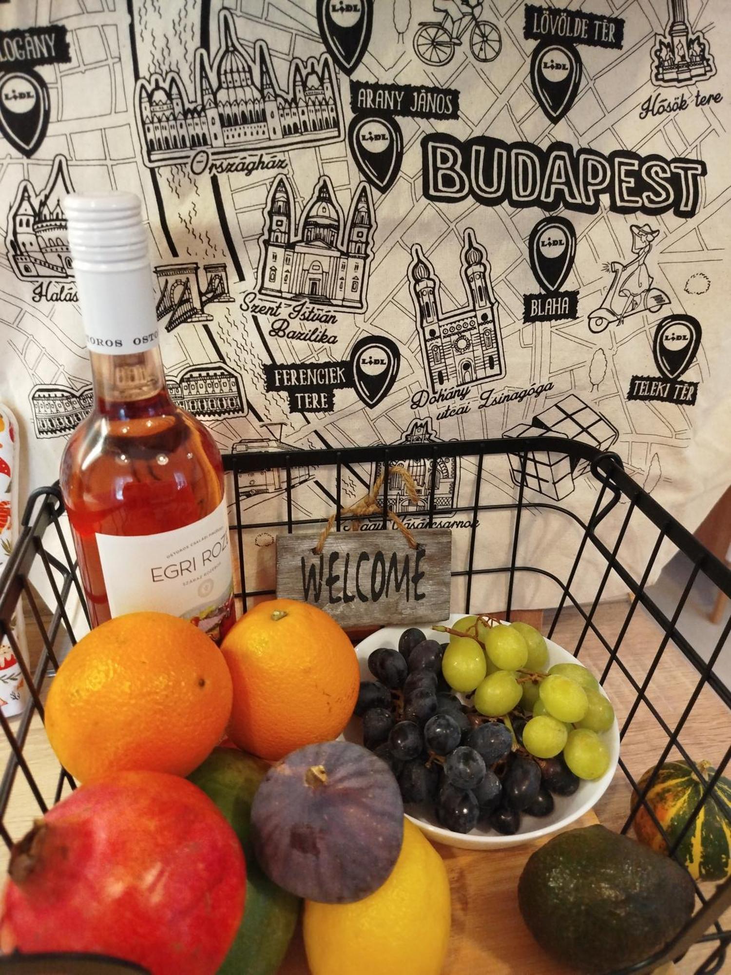 Lady Mabel's Near To Arena, Puskas Stadion And Park, With Guarded Parking Place Budapest