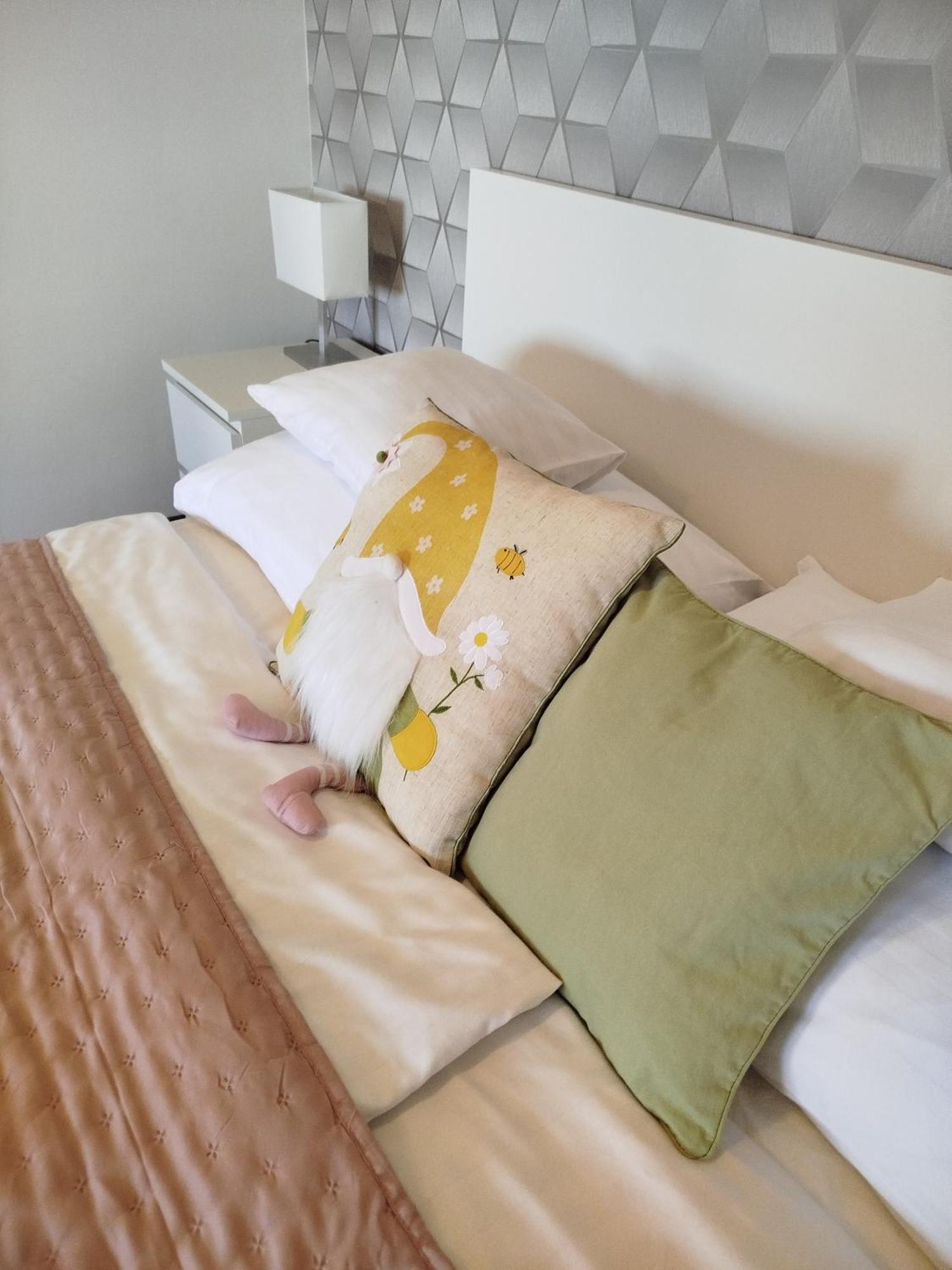 Apartman Lady Mabel's Near To Arena, Puskas Stadion And Park, With Guarded Parking Place Budapest